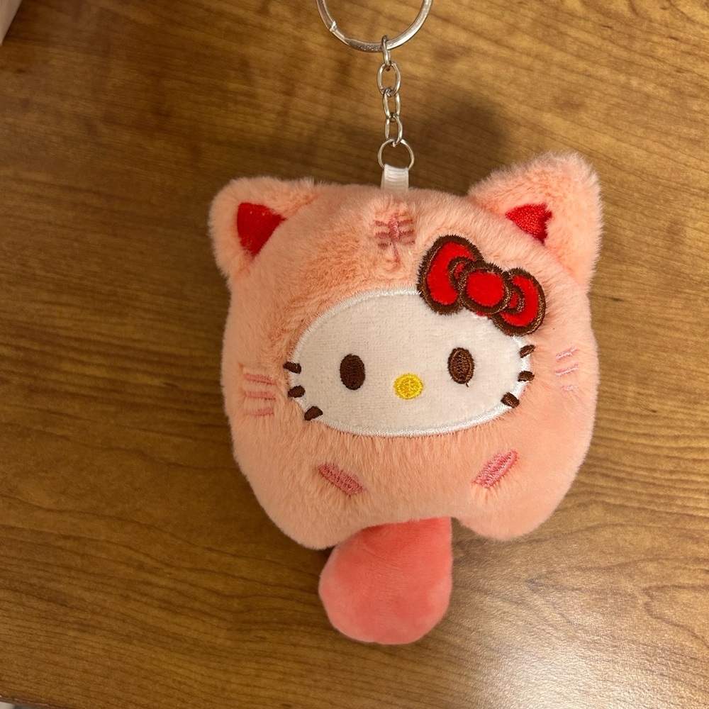 sanrio hello kitty lunar new year cat / tiger plush keychain - Picture 2 of 7